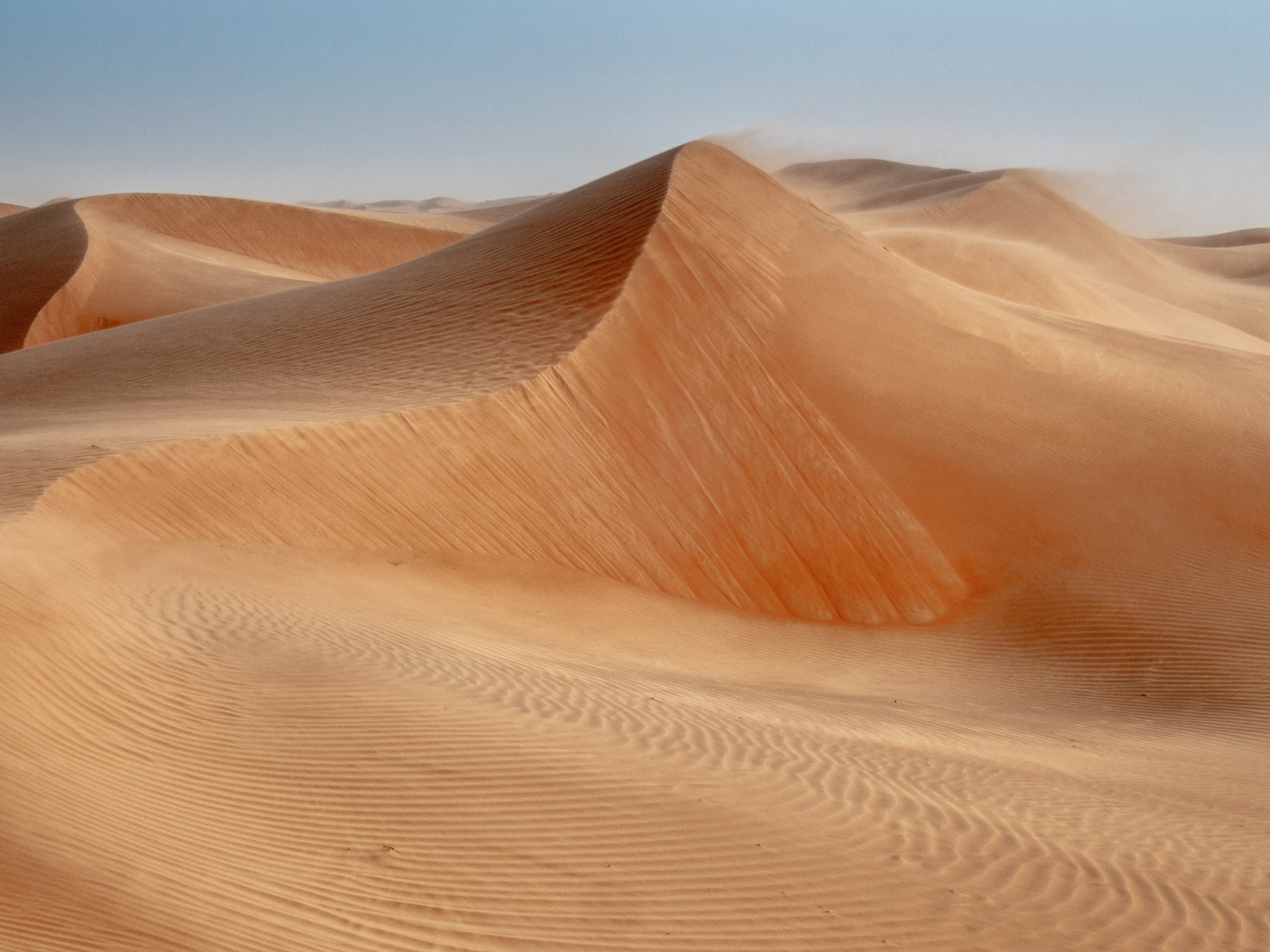 Image of a desert, sand dunes